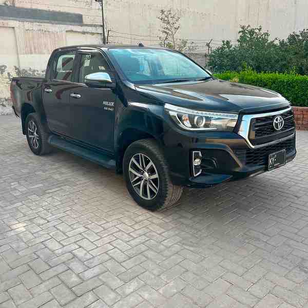 Toyota Hilux Revo V Push Start 2018 Total Genuine